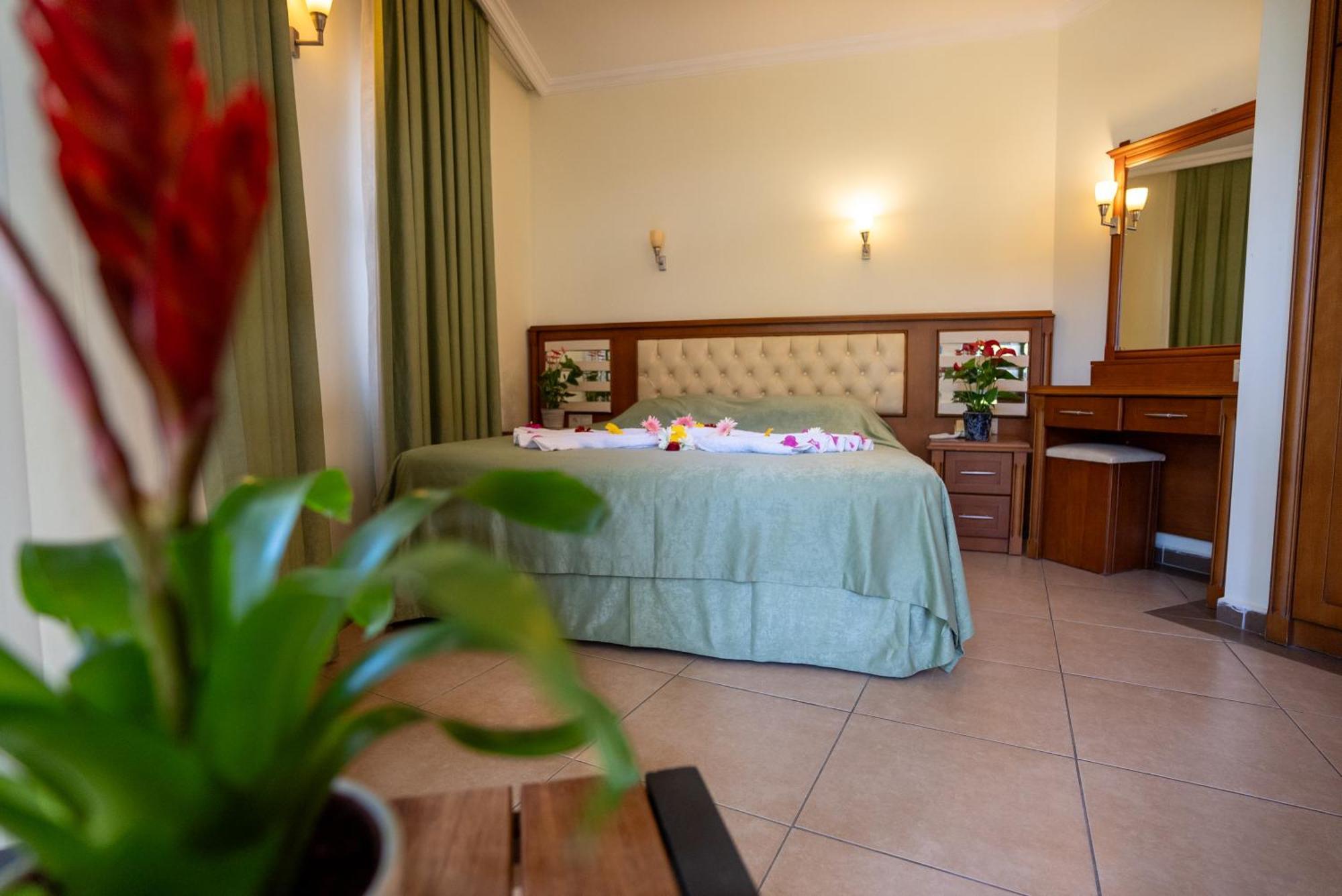 Club Karakas Apart Otel Marmaris Zewnętrze zdjęcie